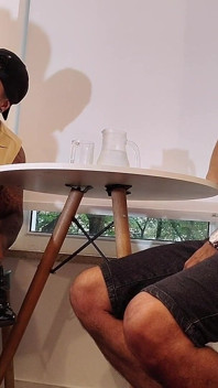 Dois Irmãos Numa Entrevista Para Tiffany Montavani Sentou Pirocada Na anã