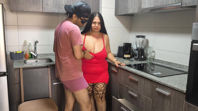 Riderqueen: キッチンでミルフBBWとセックス