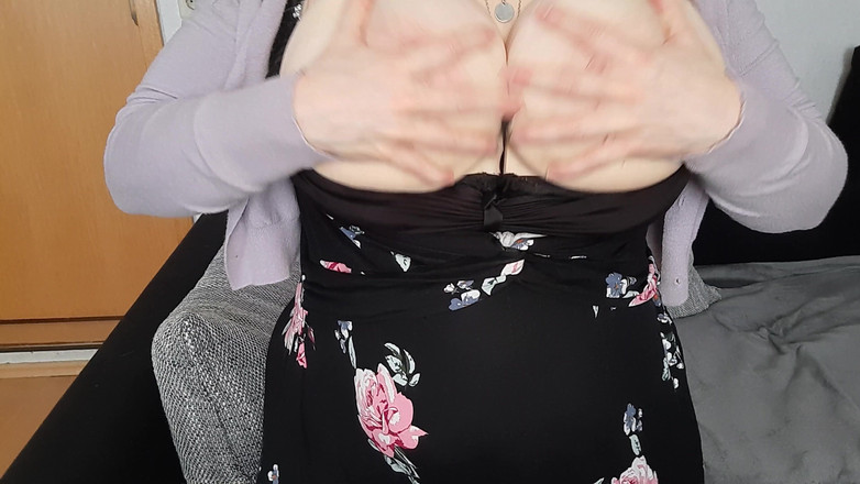 Curly_Dreams: Eu Tiro Meus Peitos Grandes Do Sutiã