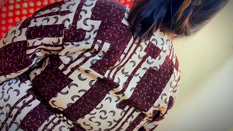 Aria Mia: Sevimli tombul 18 yaşındaki ateşli kız