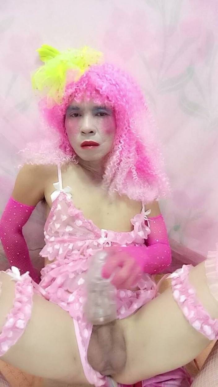 nguyen dang thien tri: Oanh Le Transgender Wearing Sexy Lingerie Playing Synthesis
