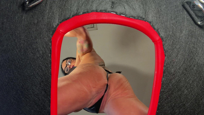 Kandylegsxxx: POV Face Sitting and Draining You Under My Throne