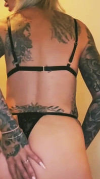 Bum Wiggle Xx