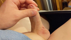 uncutcollegeguy: Masturbare Vlog: Vorbind și care descrie senzații în timp ce încet și constant se...