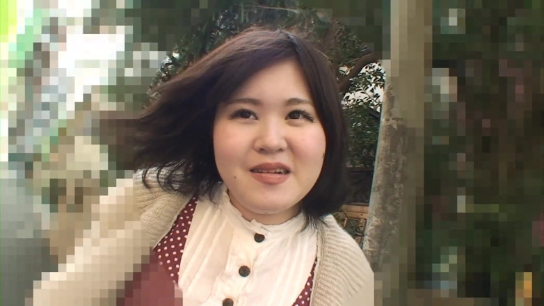 Japan Lust: Cute Japanese MILF accepts creampie in shaved pussy