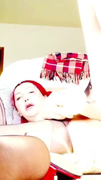 Dildo v mé kundičce, protože žádný muž