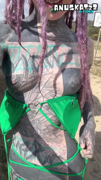 Alt Tattoo Cuplu Aventuri perverse în aer liber pe Road Trip