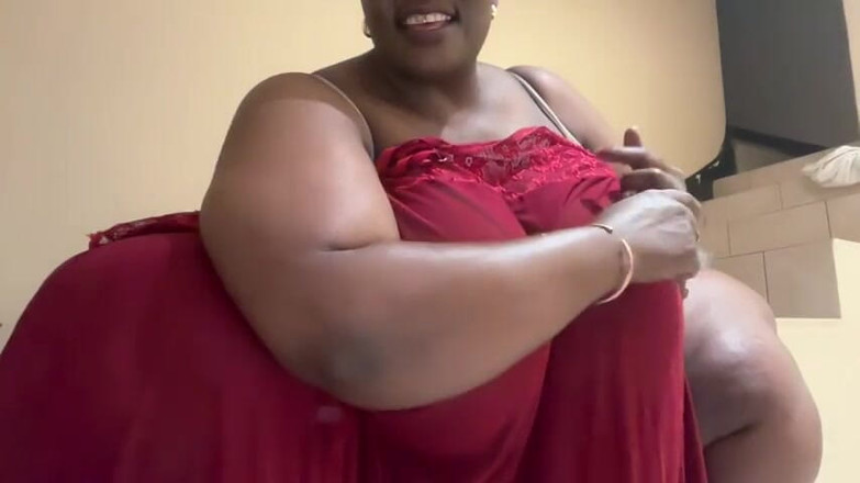 Legendary Booty Overdose: Femeie super-mare și frumoasă este jucăușă