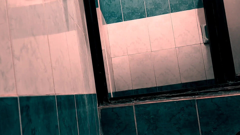 Grentie: Feeling horny in the shower