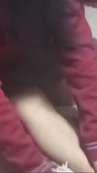 Fodendo depois de sair da aula e gozando nas nádegas da garota! Estudantes deixados sozinhos em casa para a lição de casa de ciências! Fodendo depois da escola