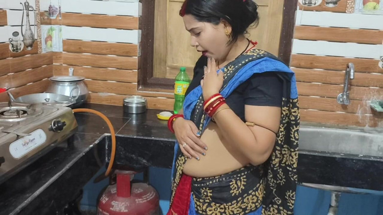 Sona bhabhi: Hot Indian MILF Maid Wife Is Seducing and Fucking Hard,...