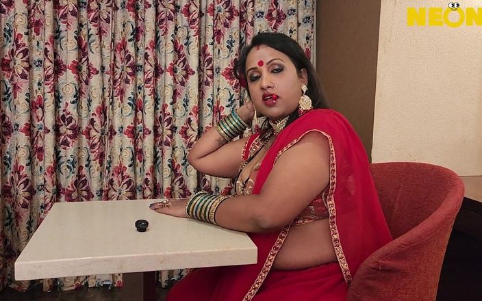 Indian Savita Bhabhi: Üvey annem üvey oğluyla çok azgın sert seks yapıyor