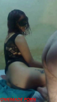 Yeni kızı sikiyor - Gata'nın ilk porno videosu