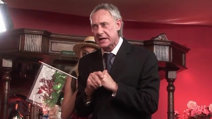 Darkko: MILF amatur menjadi liar dalam pesta seks