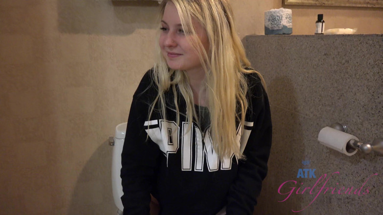 ATK Fans (Girlfriends): Férias virtual com Sophie Sativa parte 1