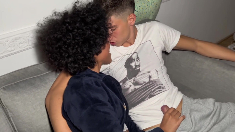 Rauls Bud: 隣のアパートのホットな隣人、セルバ・ラピエドラとヴァレンティナ・ラピエドラをいじってる