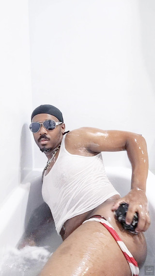 Soft Soleman: Vücudumu banyoda yıkıyorum (3) (2025)