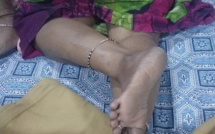 Tamil lesbian: Tamil Lesbian Hot Pussy Finguring