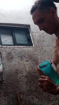 Duşta her şey: raba erre elle