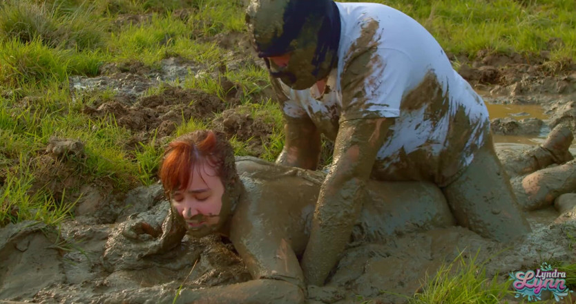 Lyndra Lynn: Lara croft fucked in mud