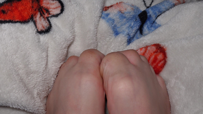 AmayaMori: Dívka dělá foot fetiš