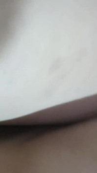 정액으로 젖은 보지에서 의붓여친을 몰래 따먹다