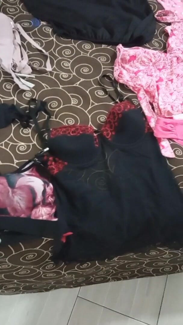 MelanieR: แวบๆ ดูเสื้อผ้าสาวๆ ของฉัน