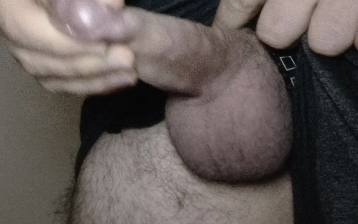 Amreis: Night Is the Time to Jerk off and Cum.