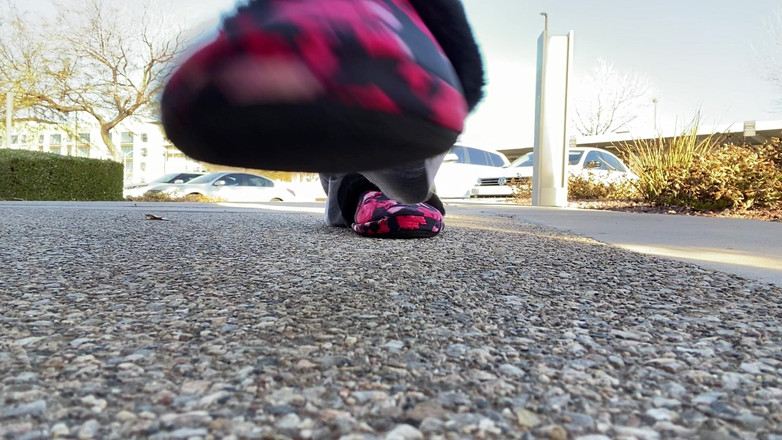 Tan feets: Tanfeets halka açık terlik dışında doğal tırnaklarla azdırıyor