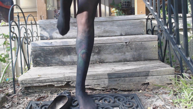 PandoraSG: फ्लैट में सीढ़ियों पर आउटडोर पैर हिलाना