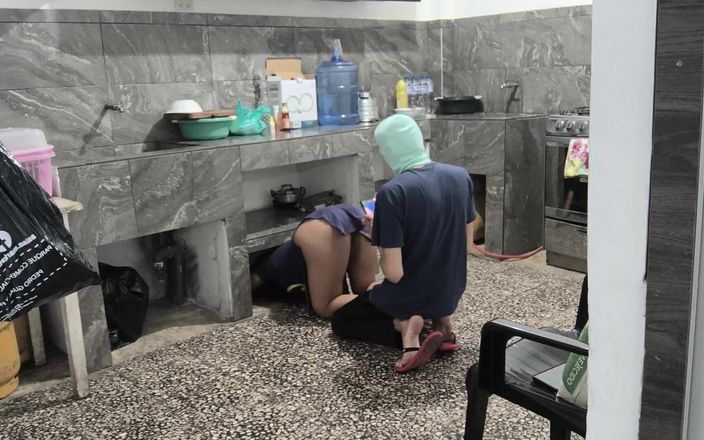 NEGRITA SEXY: Ho accarecato il culo del cuoco con il Mio pene....