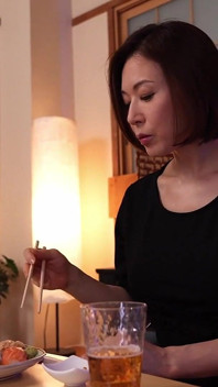 Ovdovělá tchyně má poměr - Reika Ichiba