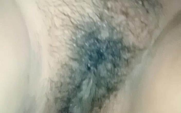 Indiangirlsneha: 印度 18 岁女孩第一次展示她紧致的阴户和胸部