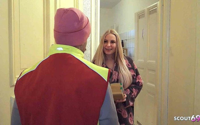 Full porn collection: German Teen Couple Talk Postman to Fuck His Girlfriend While...