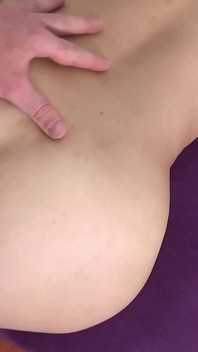 Verlegen tiener Courtney Blue strakke kut uitgerokken door haar eerste dikke pik - immorele pov 4k