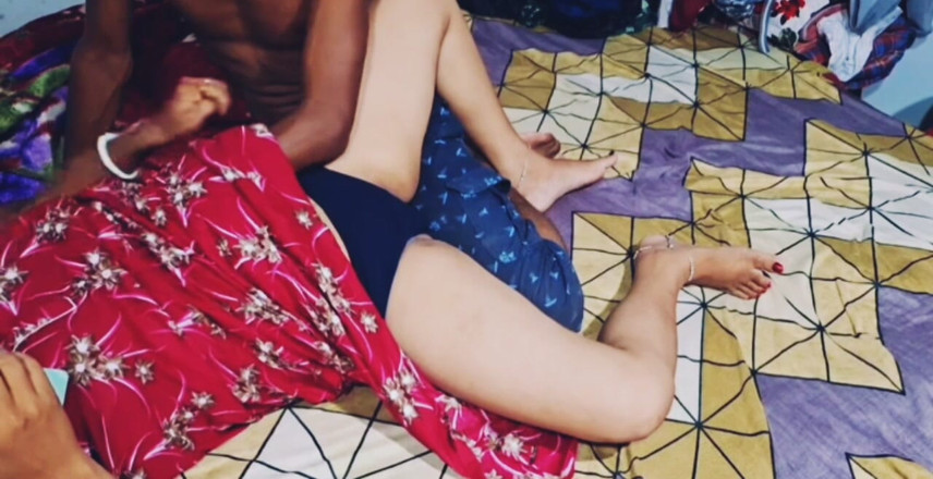 Teensex: Geile Devar fickt wunderschöne, frisch verheiratete bhabhi mit dicken möpsen.