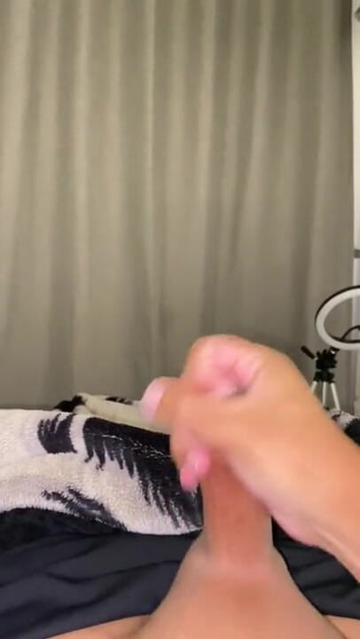 Dylan Ford: Brazilian twink loves to cum before going to bed | Dylan...