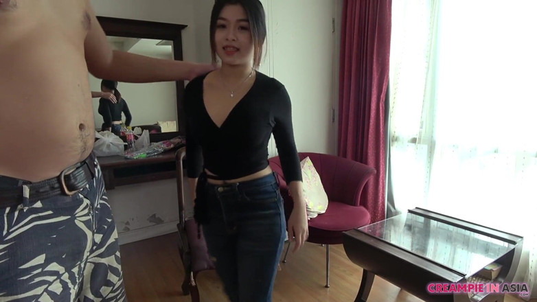 Creampie In Asia: 泰国女孩三人行中出