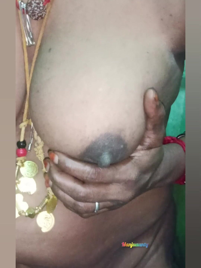 MANJULAK: Tamil-tante met stem