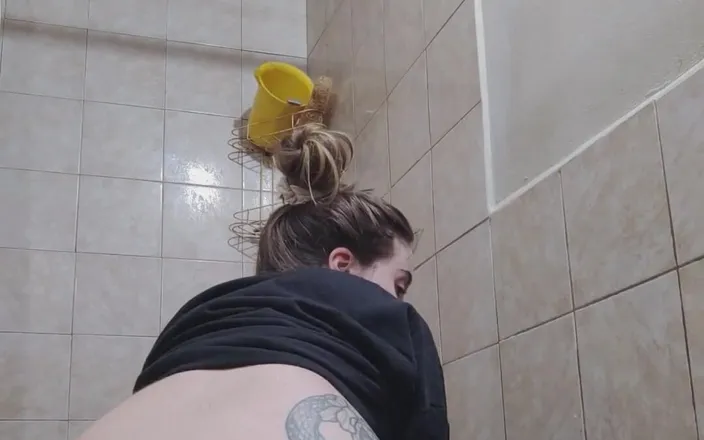 RavenHearth666VIP: Peeing