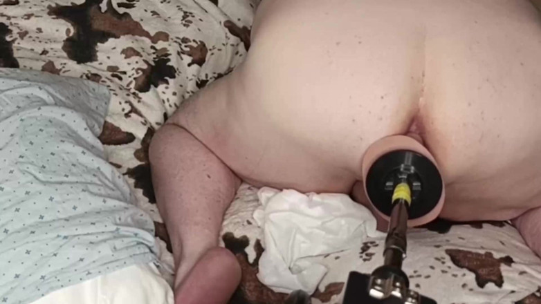 ChubbyCat: Hluboký anální šukací stroj v zadku tlustého muže - tvrdá penetrace robertkem