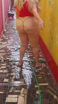 Get Your Pussy Smeared with Hot Milk!