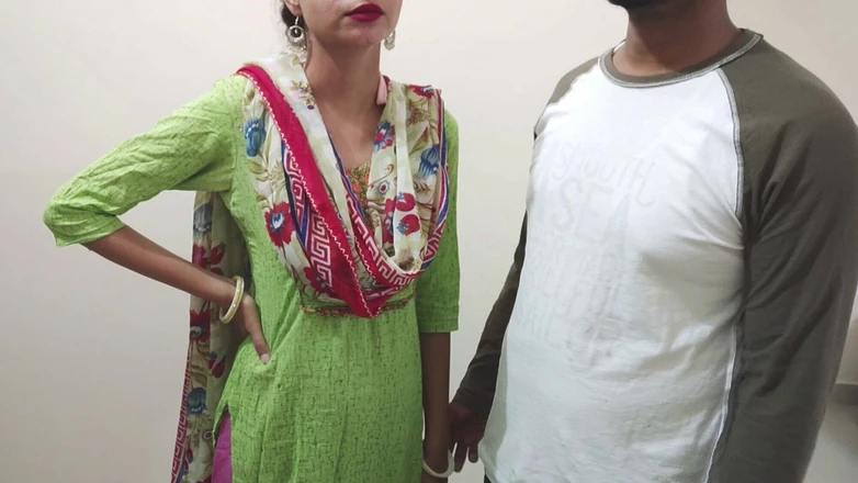 Hornycouple149: Real indiana desi punjabi madrasta (madrasta enteado) Brincando com bolas de...