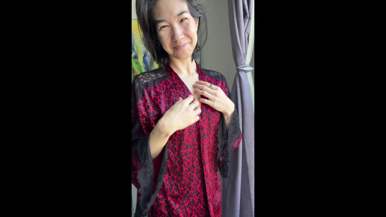 Ms_Emmy_Lynn: Резвая в атласной халате