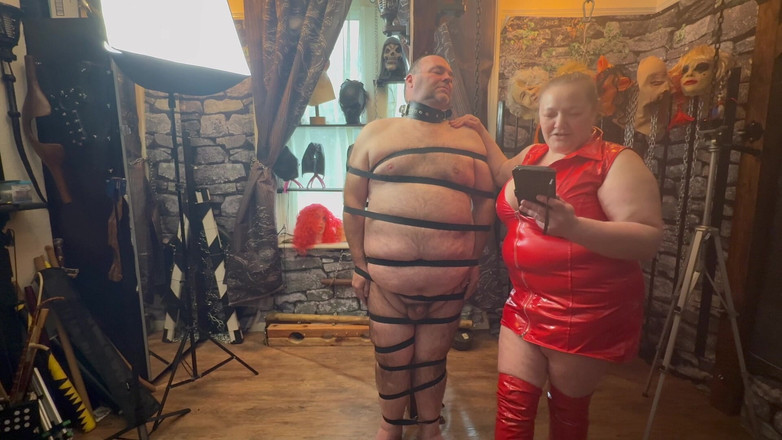 Aaexperiencesltd: Bahagian 1:- Domina melindungi Booboo dalam penjara.