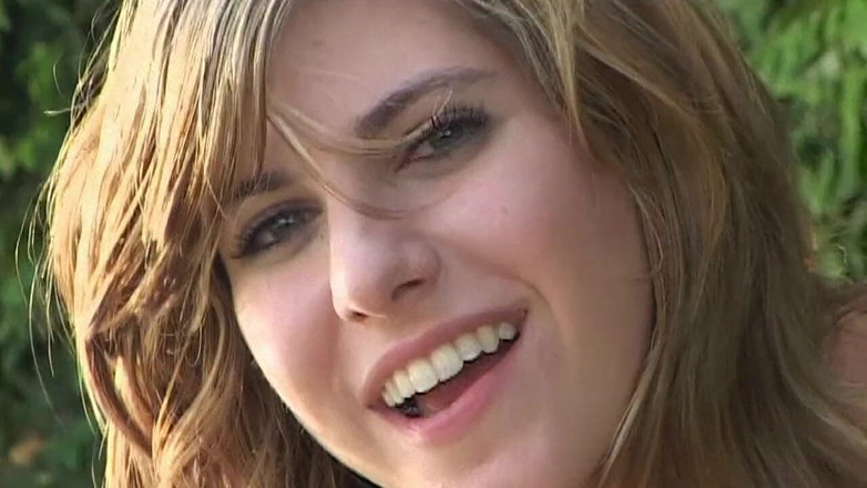 NAUGHTYPOLSKA: 손으로 자위하고 가슴에 사정