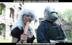 Hotkinkyjo: Hotkinkyjoxxx proffesional style films: Black Knight Guard Nadržená Lady Deep Dildo masturbace a anální...