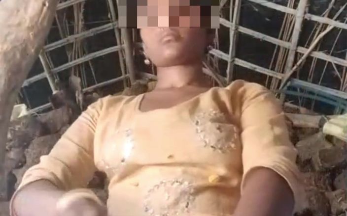 RJ NISHA: I grandi capezzoli e la figa diteggiata della ragazza del...