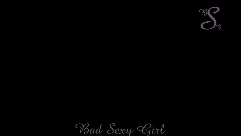 Bad Sexy Girl: 122 - я использую дилдо в заднице, пока трет мой клитор