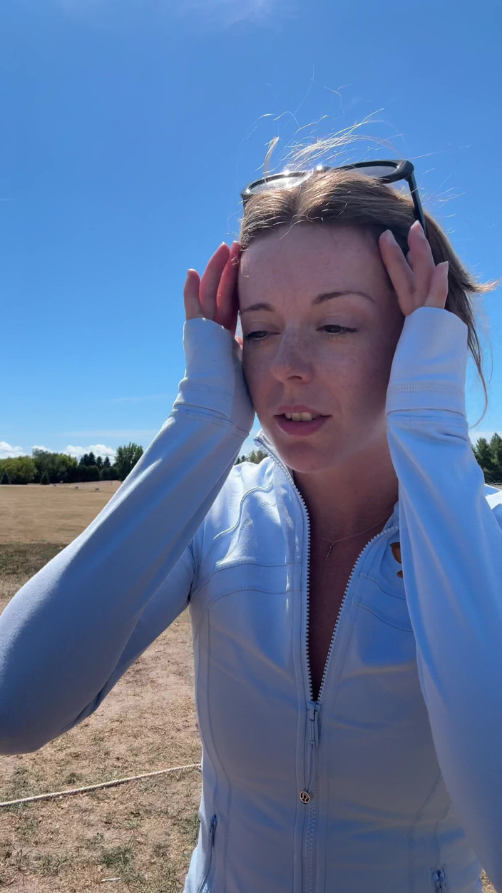 Nadia Foxx: ドライビングレンジでの公開オーガズム
